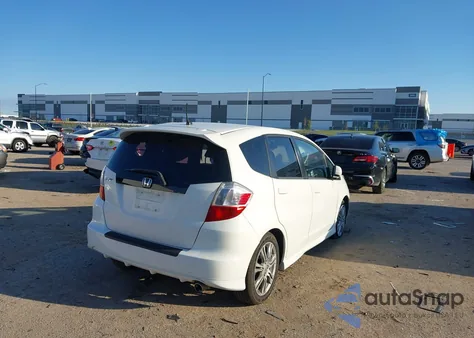 2011 Honda Fit Sport z USA, uszkodzony, nr VIN JHMGE8H57BC026304